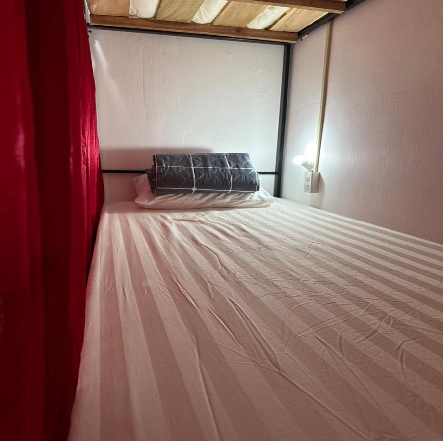 Aurora Backpackers Hostel Luang Prabang Esterno foto