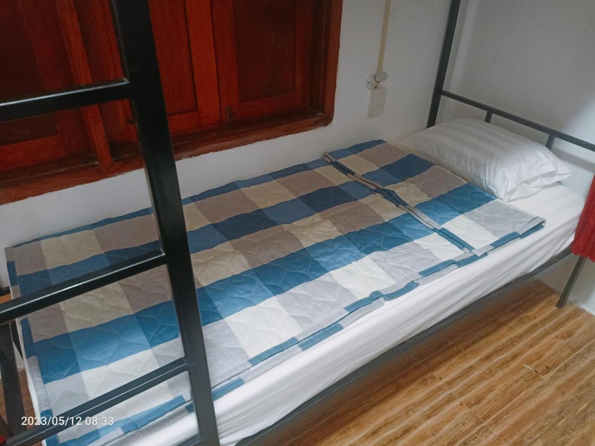 Aurora Backpackers Hostel Luang Prabang Esterno foto