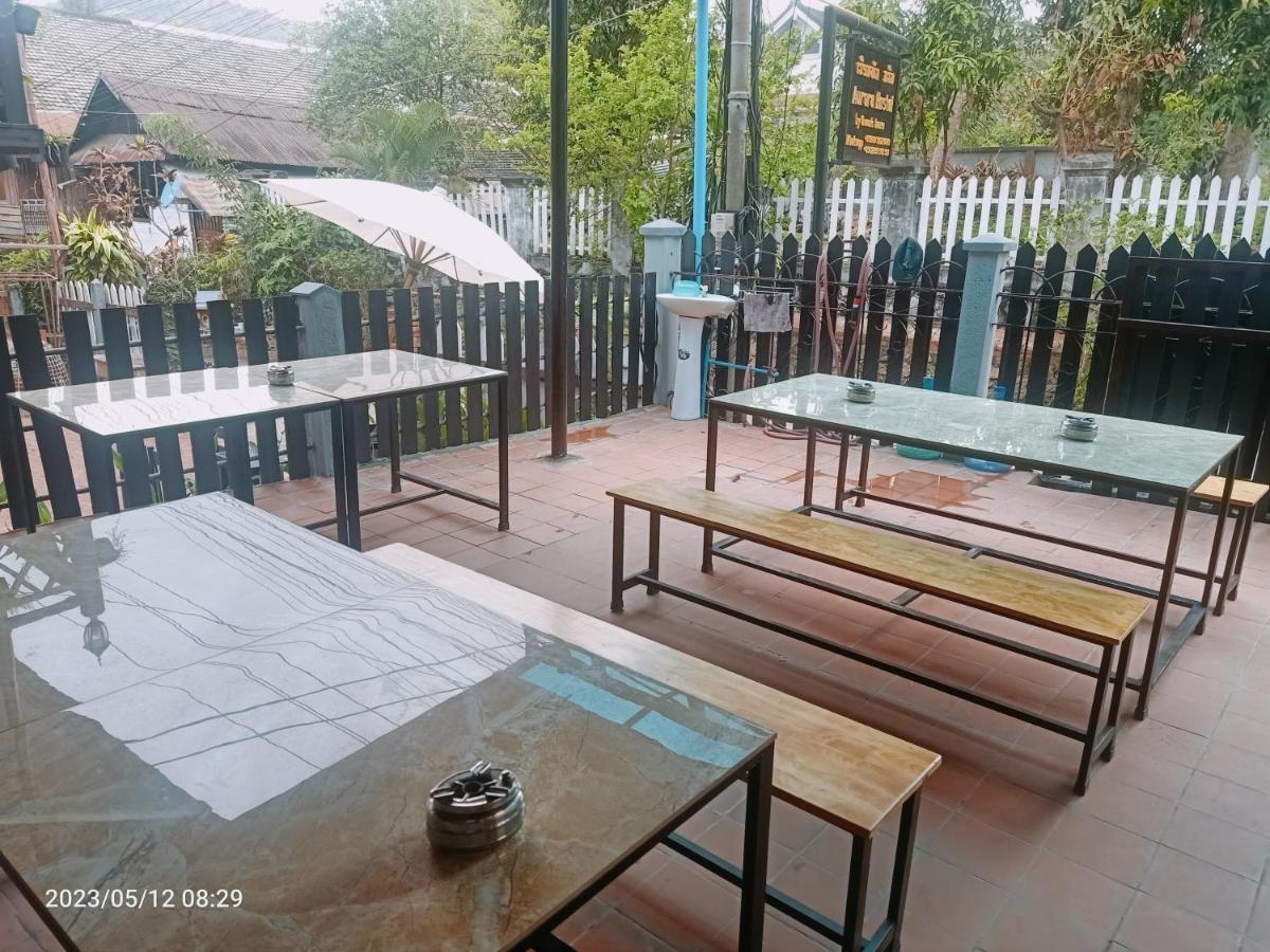 Aurora Backpackers Hostel Luang Prabang Esterno foto
