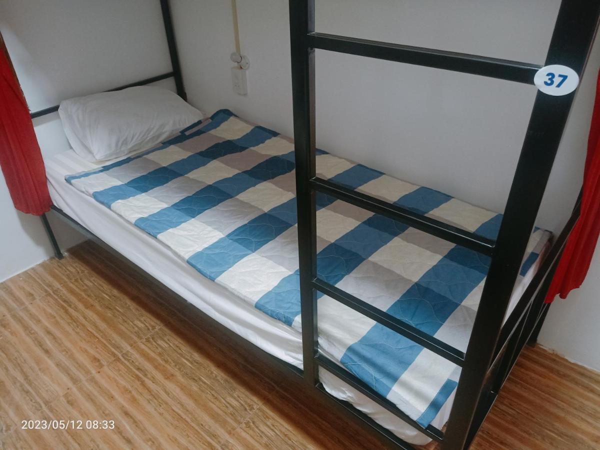 Aurora Backpackers Hostel Luang Prabang Esterno foto