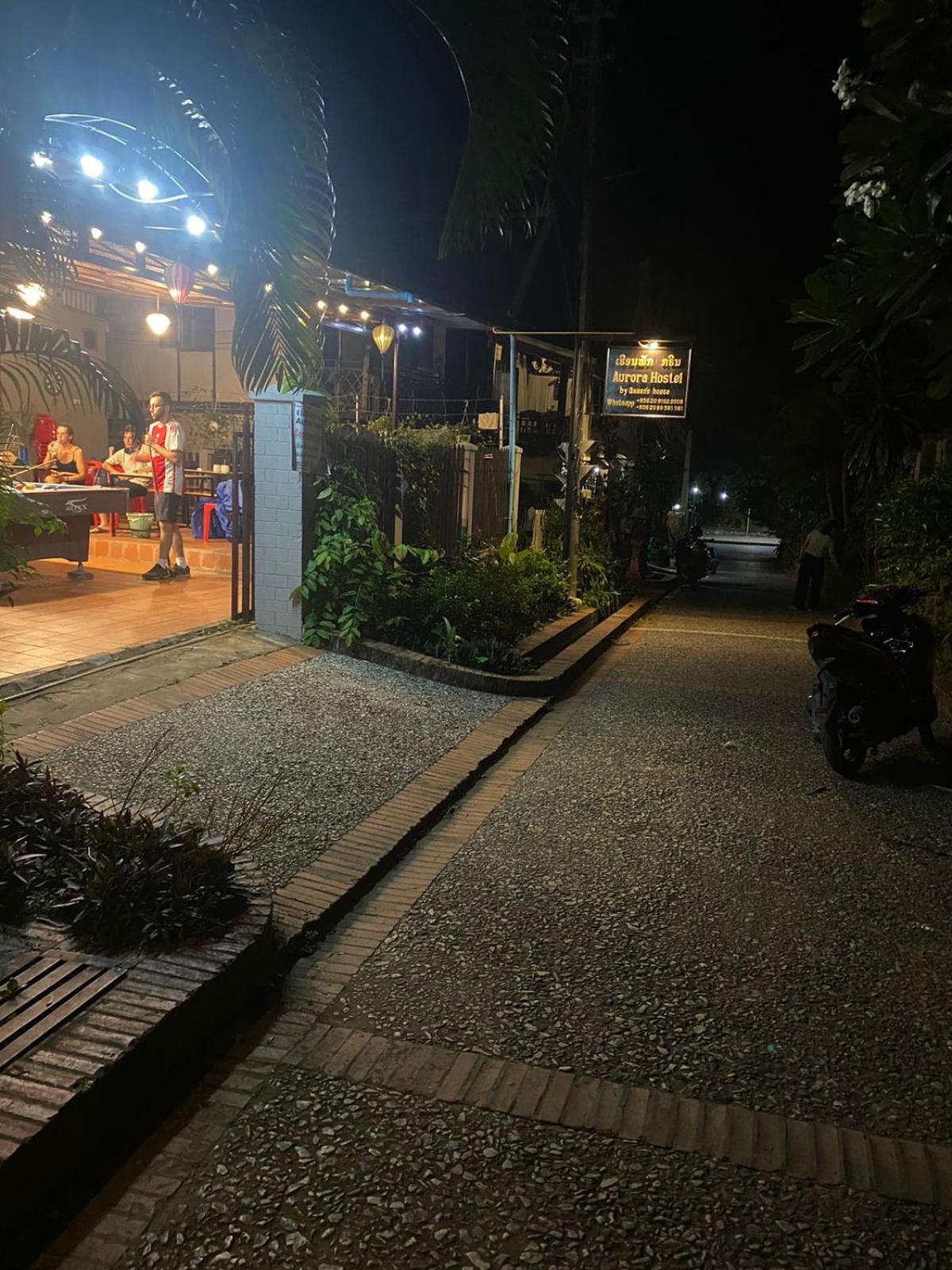 Aurora Backpackers Hostel Luang Prabang Esterno foto