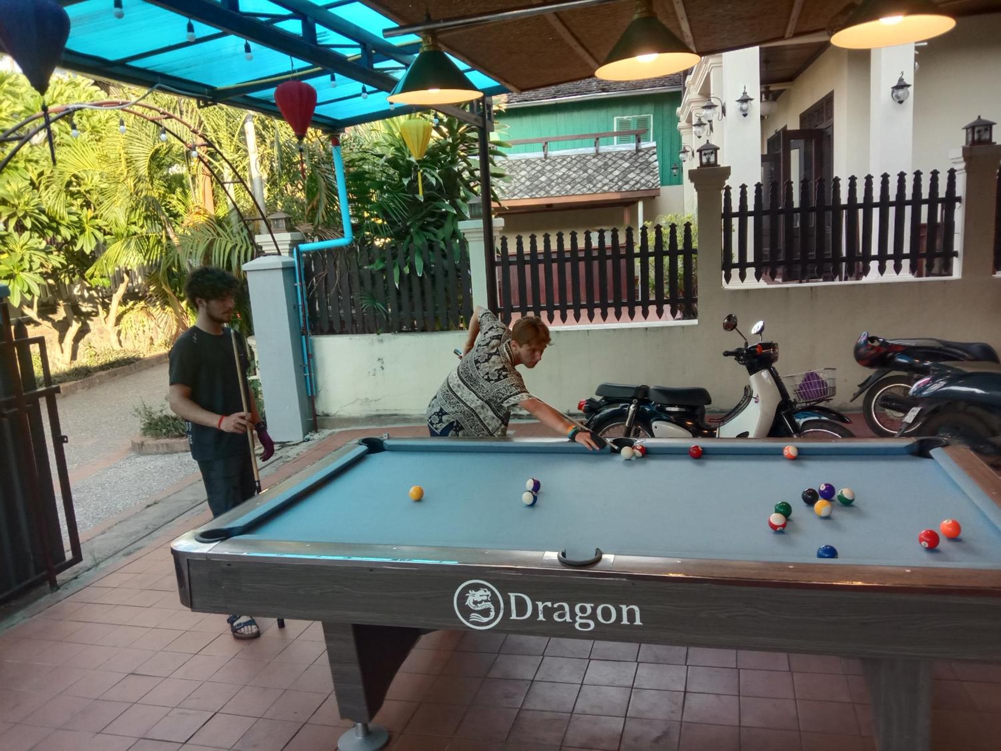 Aurora Backpackers Hostel Luang Prabang Esterno foto