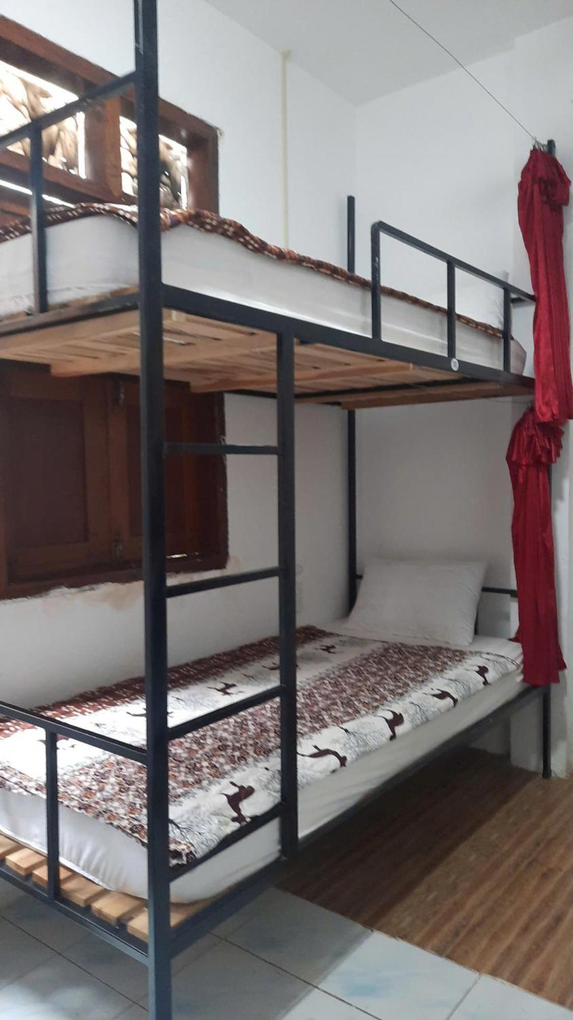 Aurora Backpackers Hostel Luang Prabang Esterno foto
