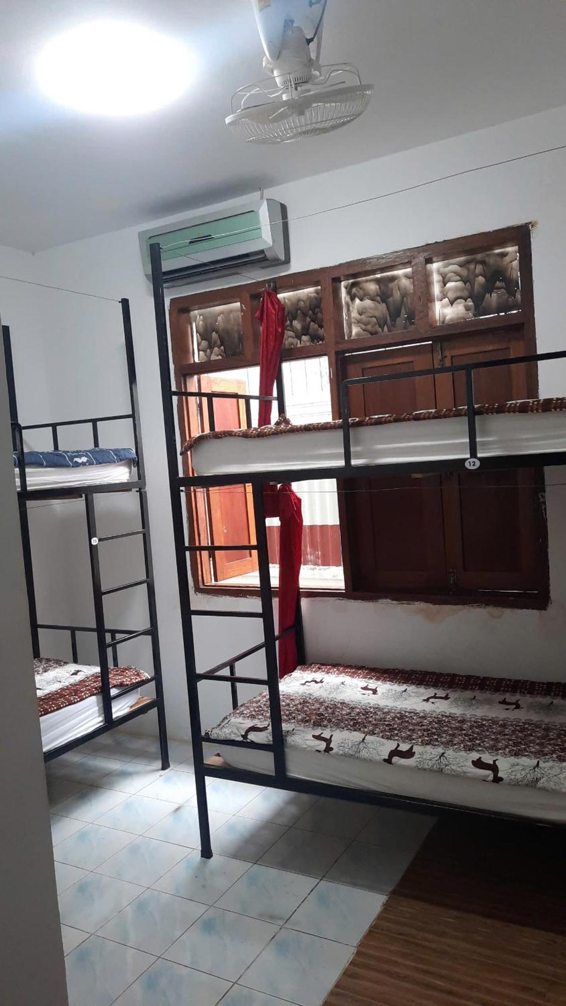 Aurora Backpackers Hostel Luang Prabang Esterno foto