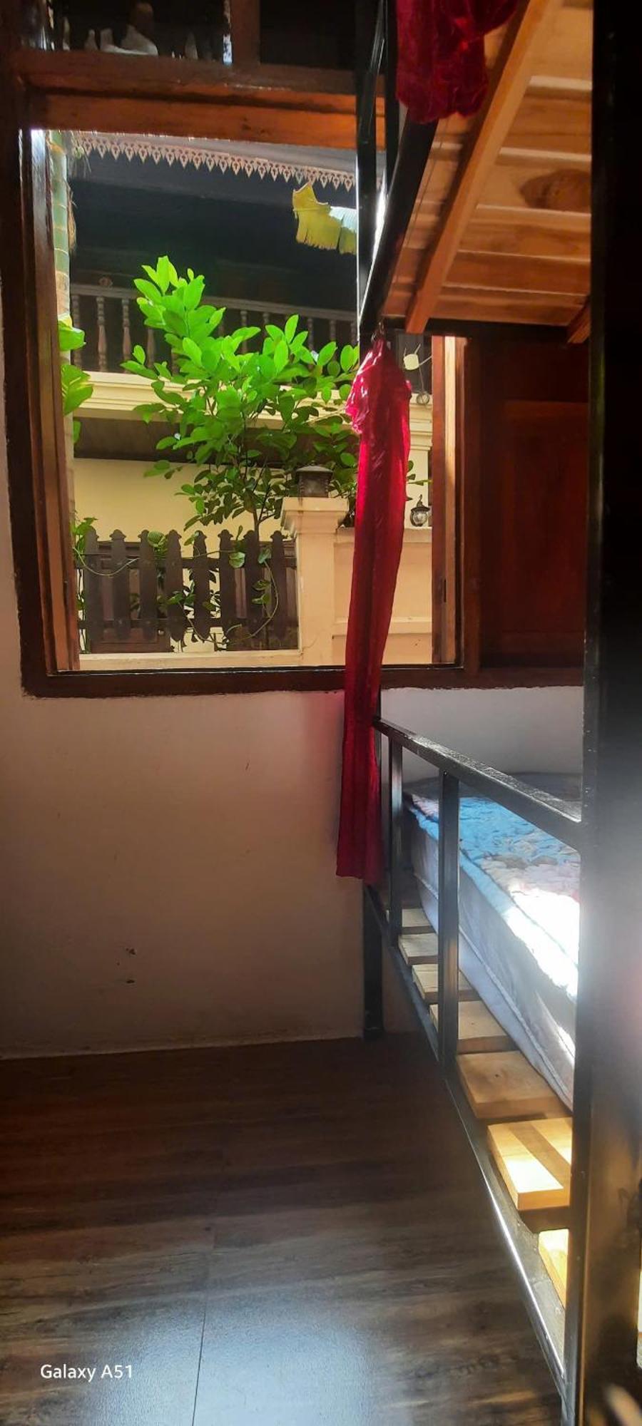 Aurora Backpackers Hostel Luang Prabang Esterno foto
