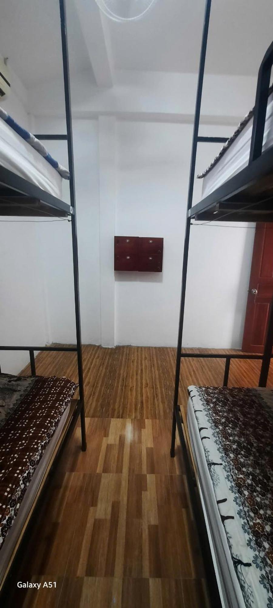 Aurora Backpackers Hostel Luang Prabang Esterno foto