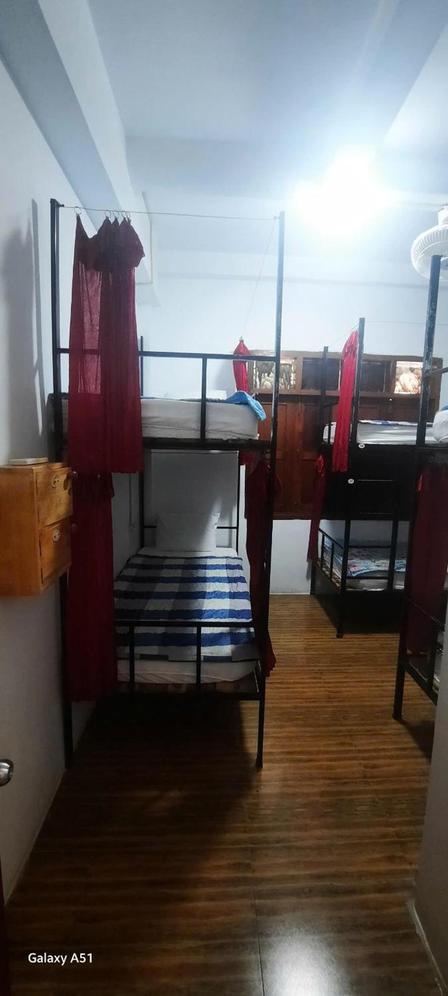 Aurora Backpackers Hostel Luang Prabang Esterno foto
