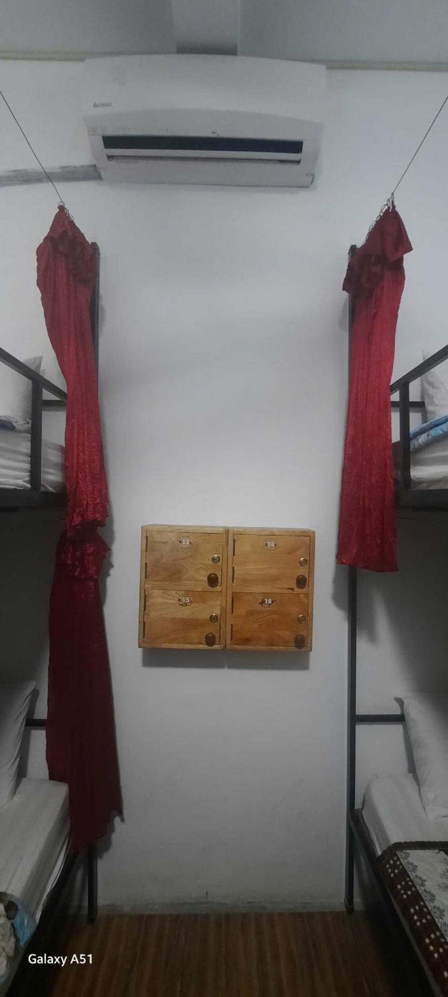 Aurora Backpackers Hostel Luang Prabang Esterno foto