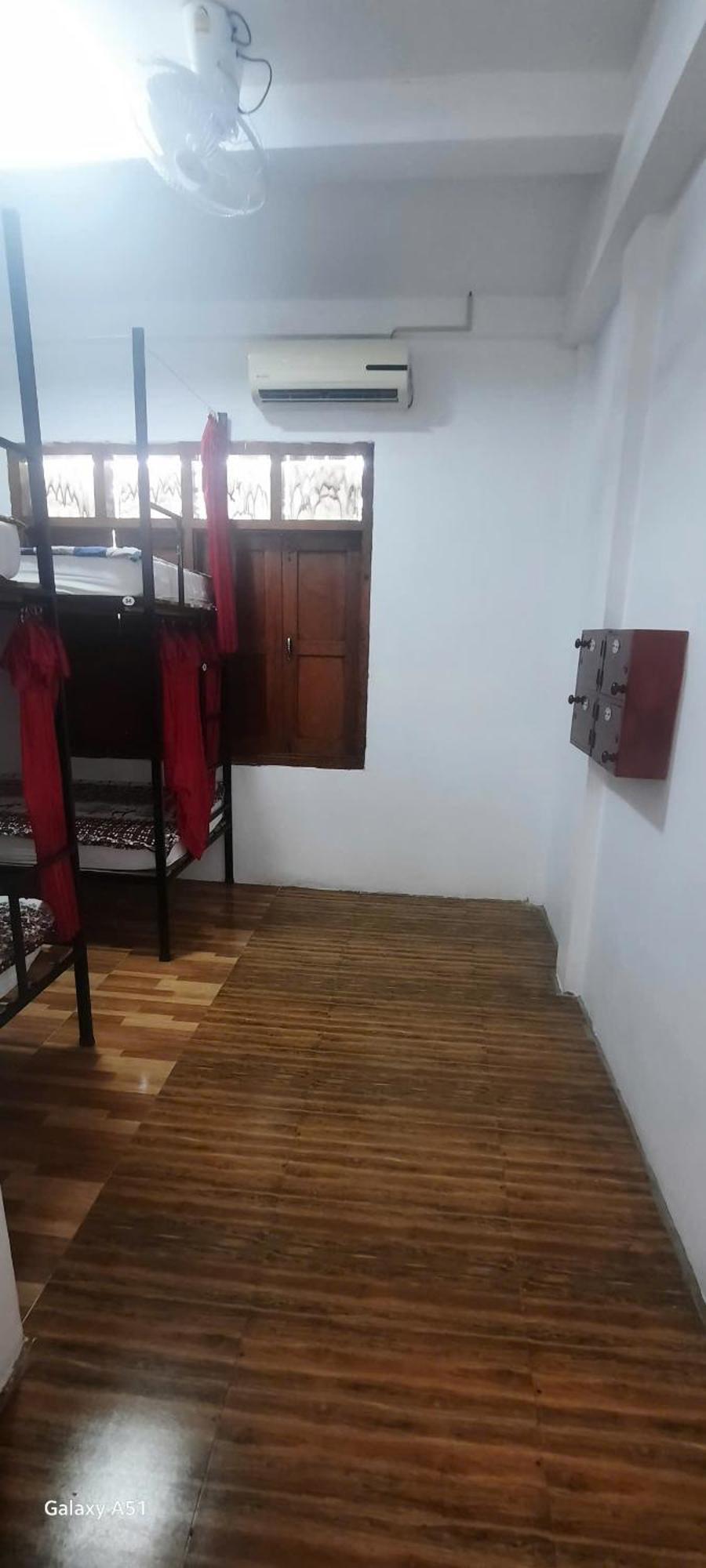 Aurora Backpackers Hostel Luang Prabang Esterno foto