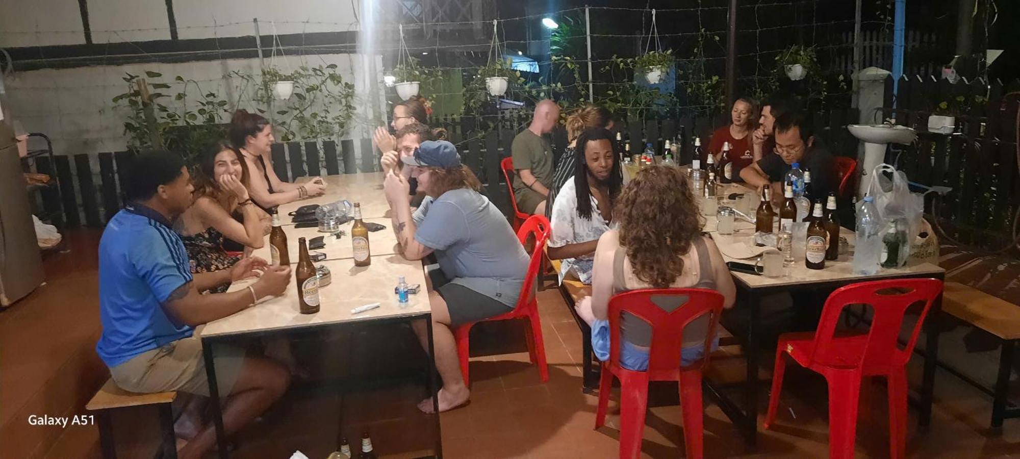 Aurora Backpackers Hostel Luang Prabang Esterno foto